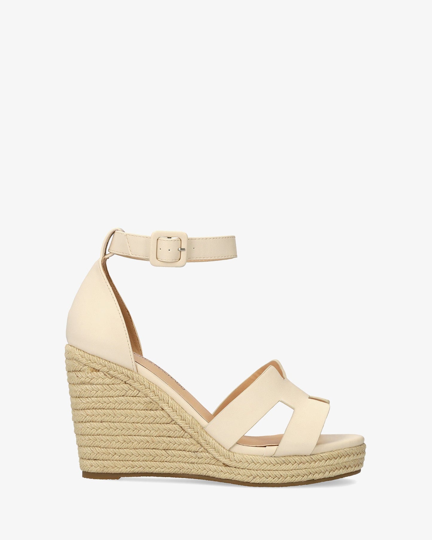 Sandalia en soft crema con cuña de yute