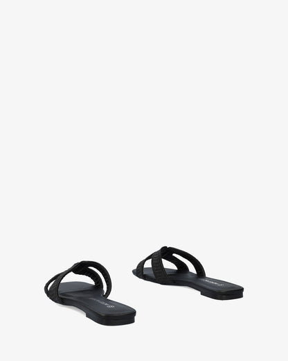 Sandalia plana en rafia negro