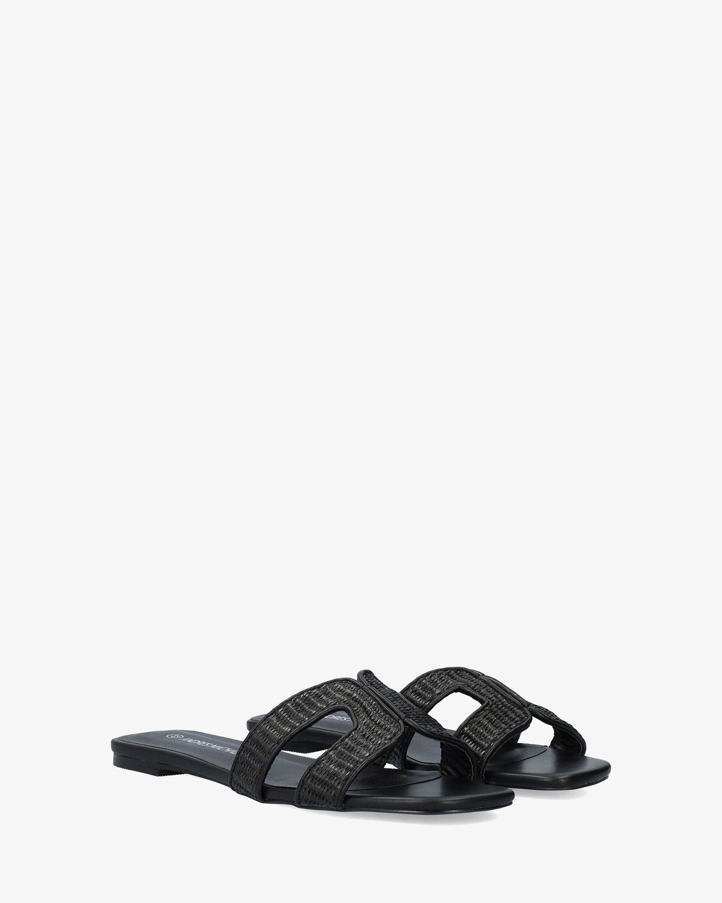 Sandalia plana en rafia negro