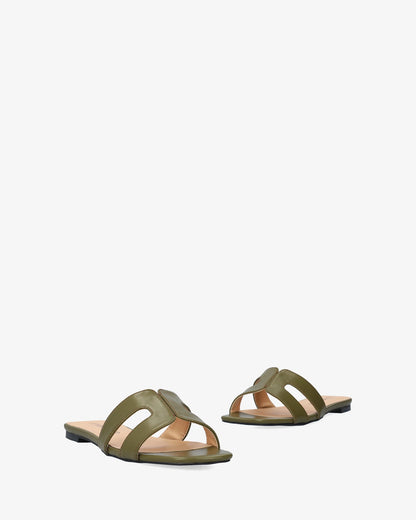 Sandalia plana en soft kaki