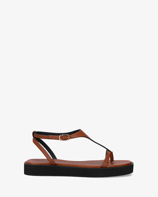 Sandalia plana en soft marron