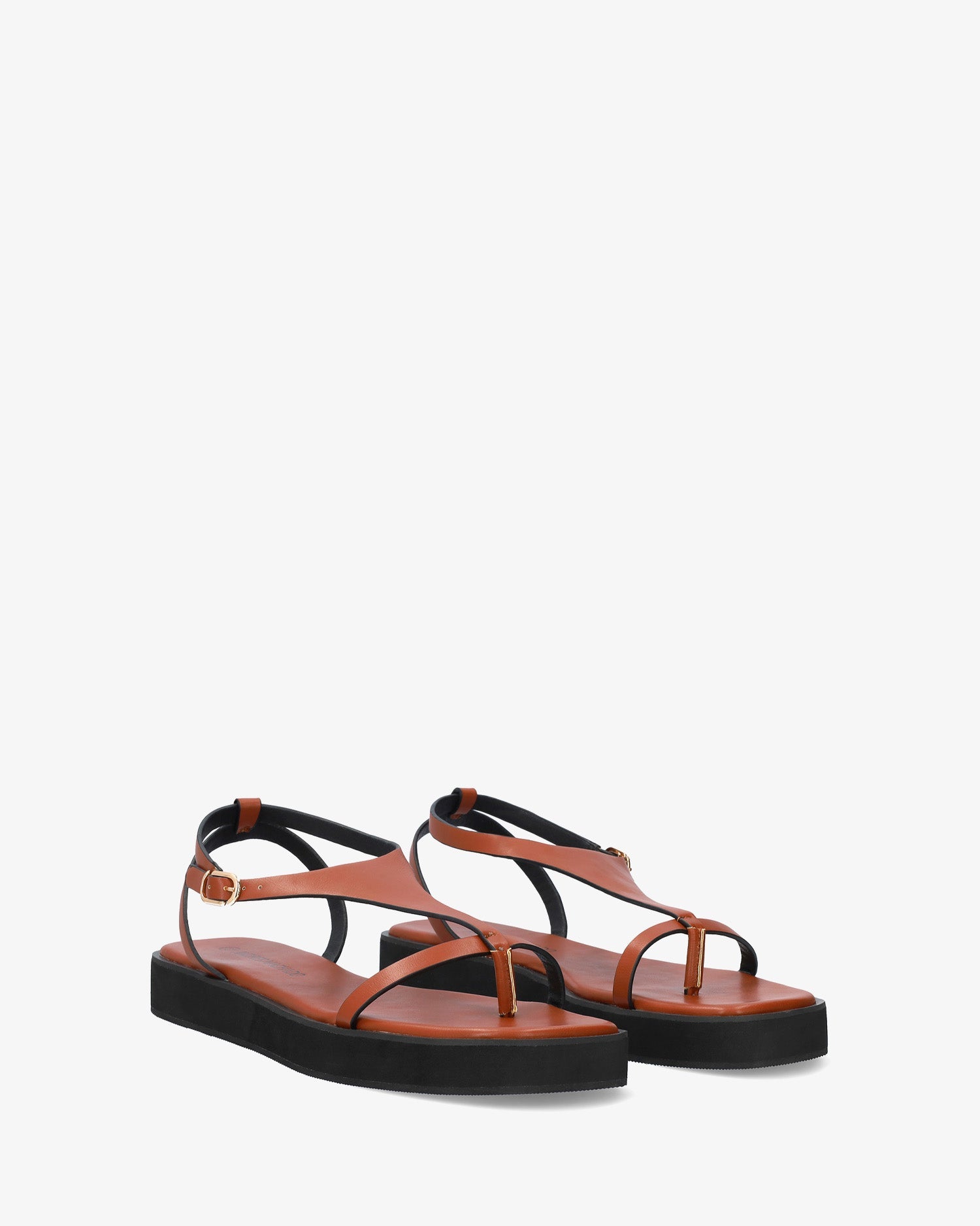 Sandalia plana en soft marron