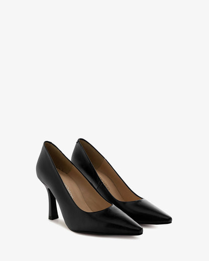 Salón en piel de color negro