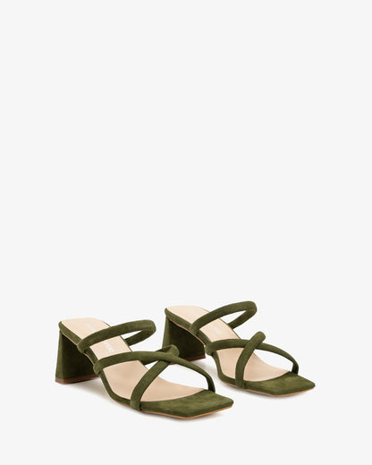 Mule de tacón en ante kaki punta cuadrada