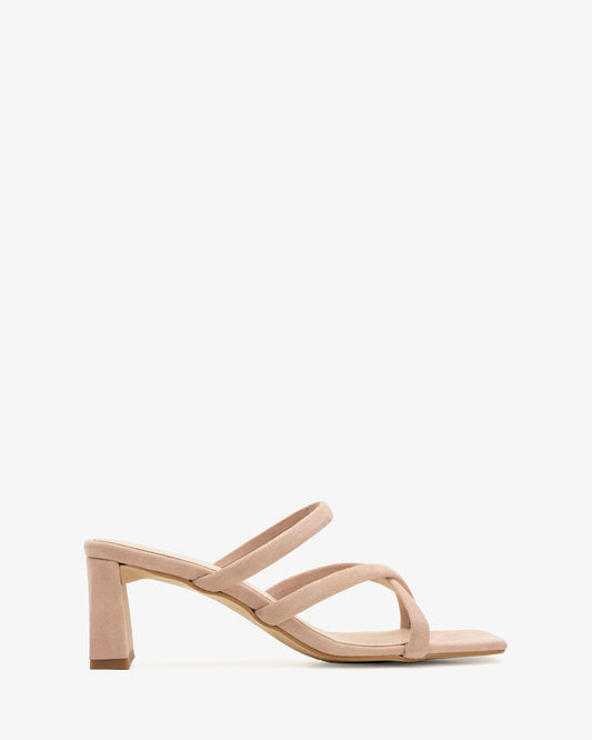 Mule de tacón en ante beige punta cuadrada