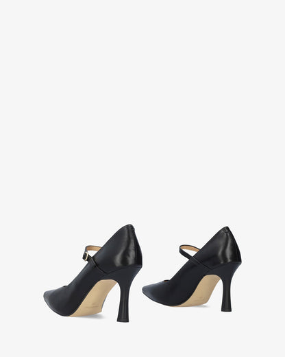 Salón en piel negro