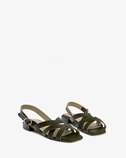 Sandalia en piel grabada verde