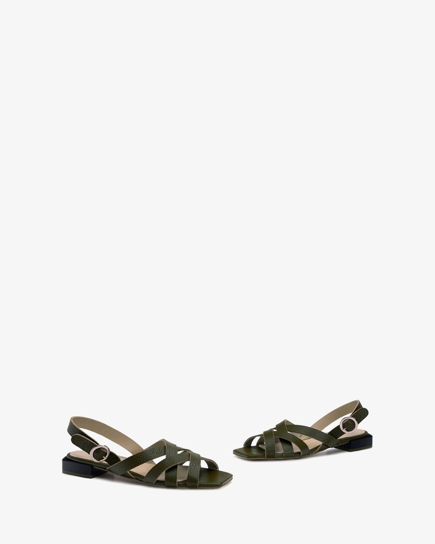 Sandalia en piel grabada verde