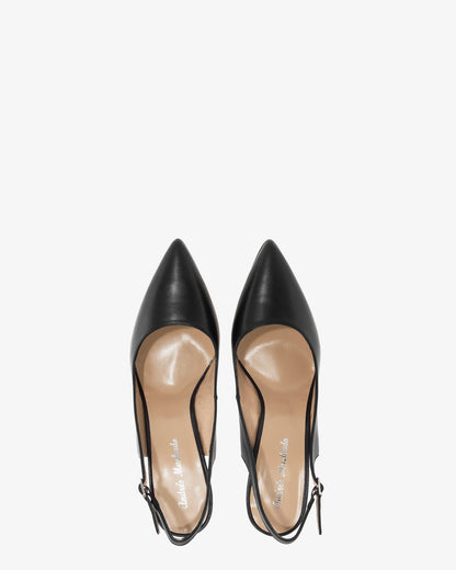 Slingback pump with pointed toe in black leather