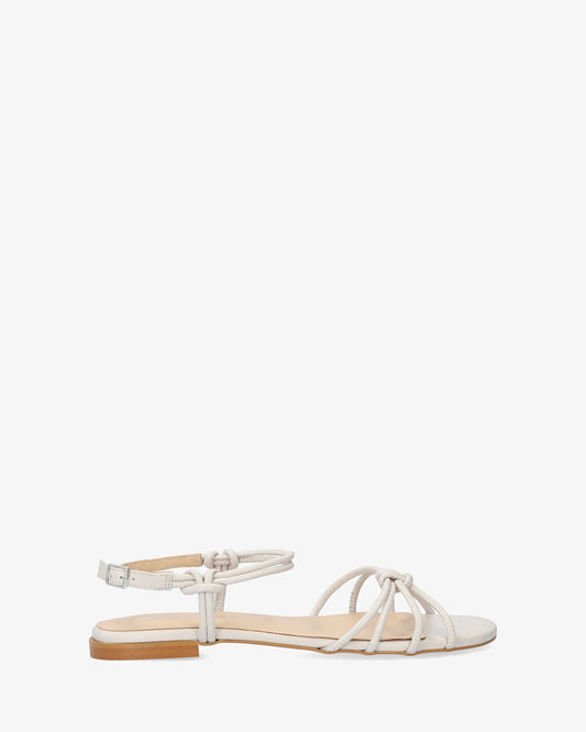 Sandalia plana en piel gris