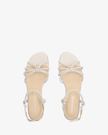 Flat sandal in grey leather