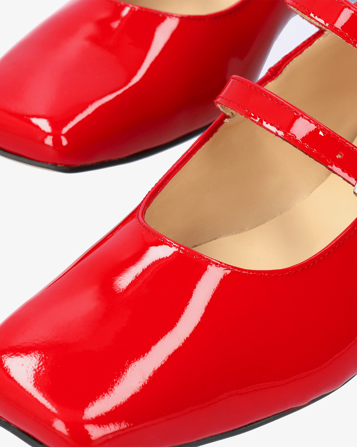 Bailarina plana en charol rojo