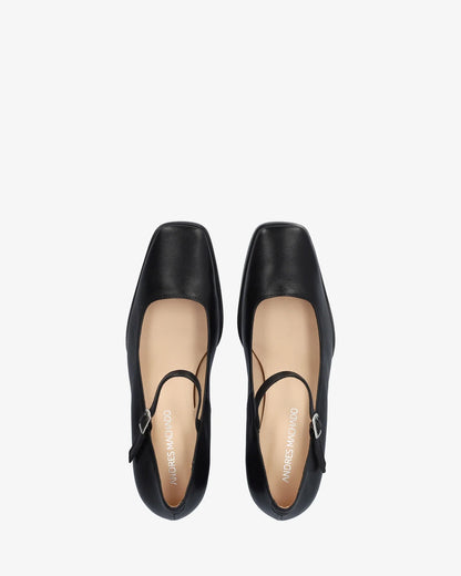 Mary Jane pump with black leather heel