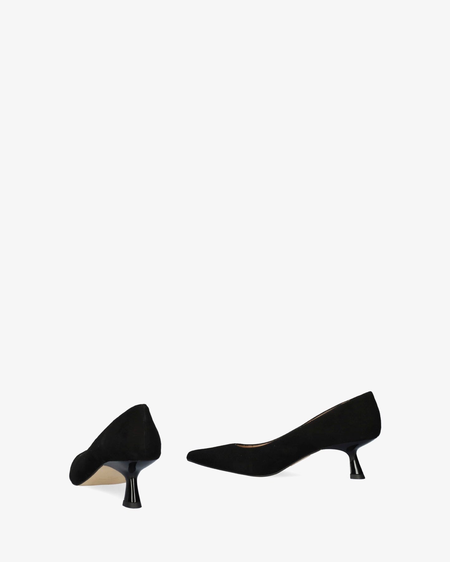 Zapato de tacón en ante negro