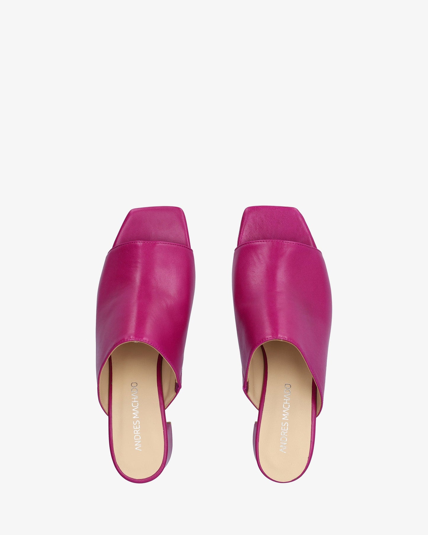 Mule con tacón en piel morado