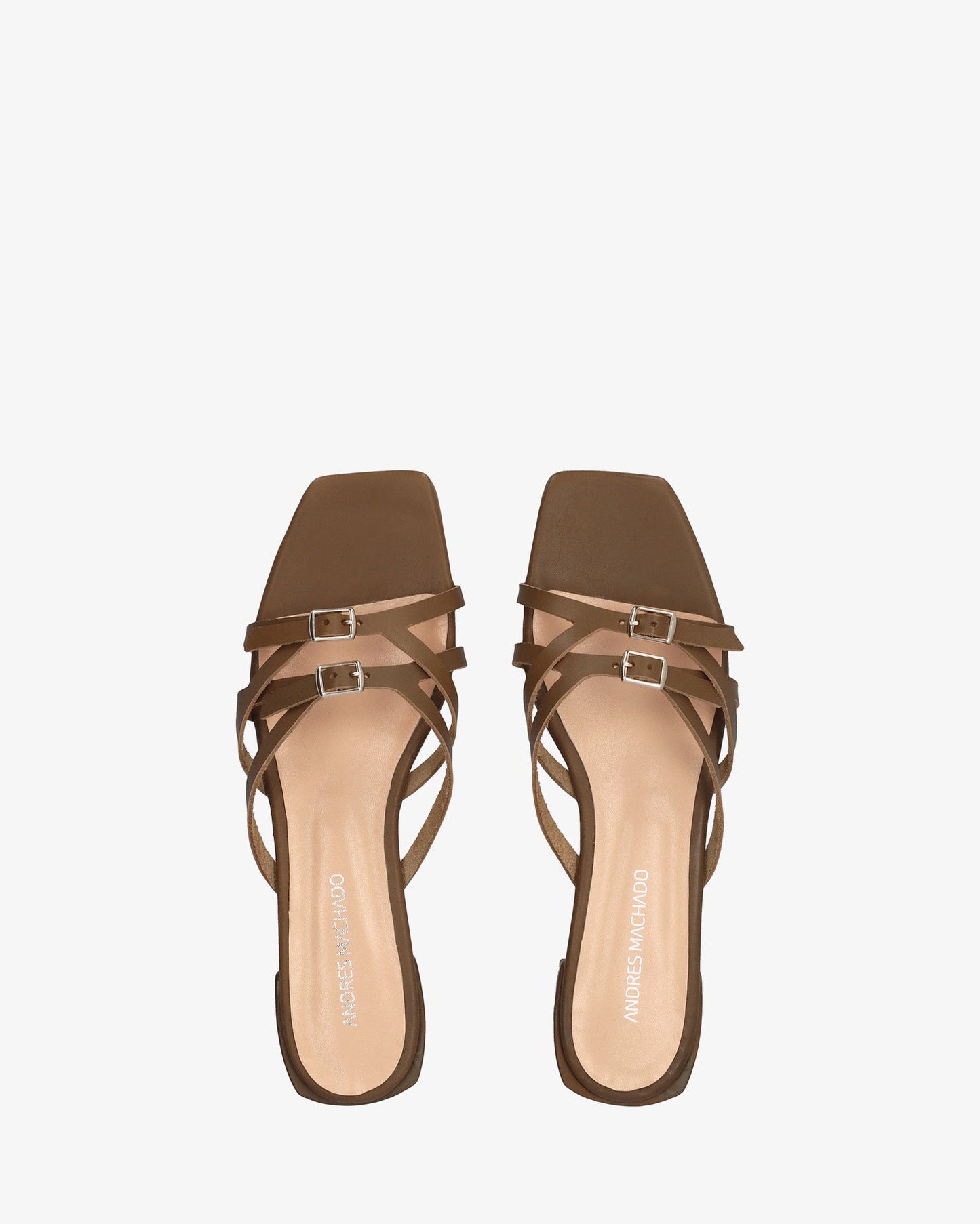 Sandalia plana en piel kaki