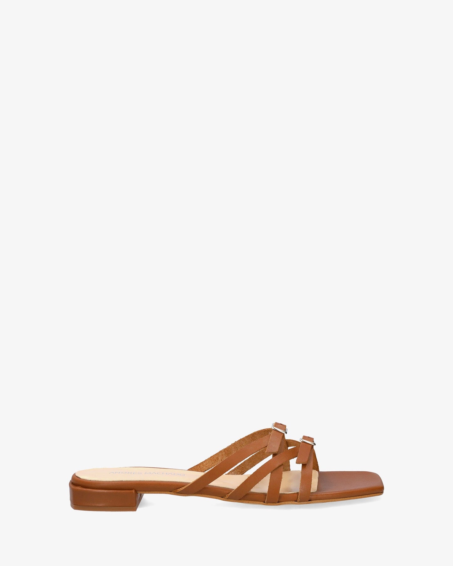 Flat sandal in oak leather