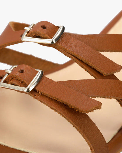 Flat sandal in oak leather