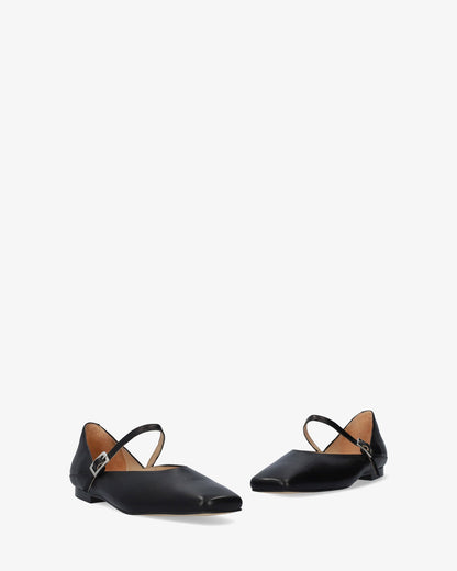 Black-skinned dancer