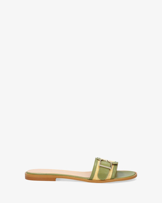 Sandalia plana en piel verde