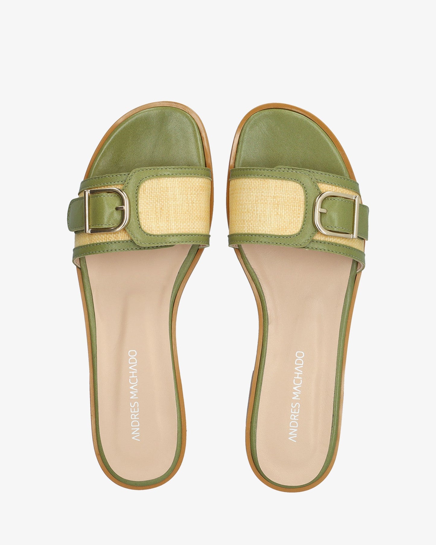 Sandalia plana en piel verde