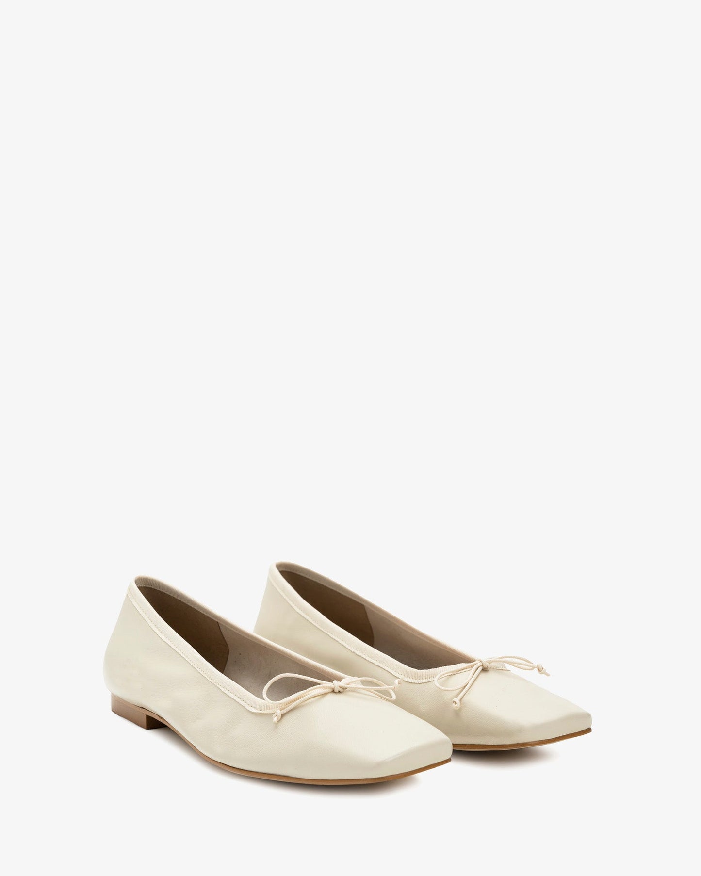 Bailarina plana en piel de color hielo