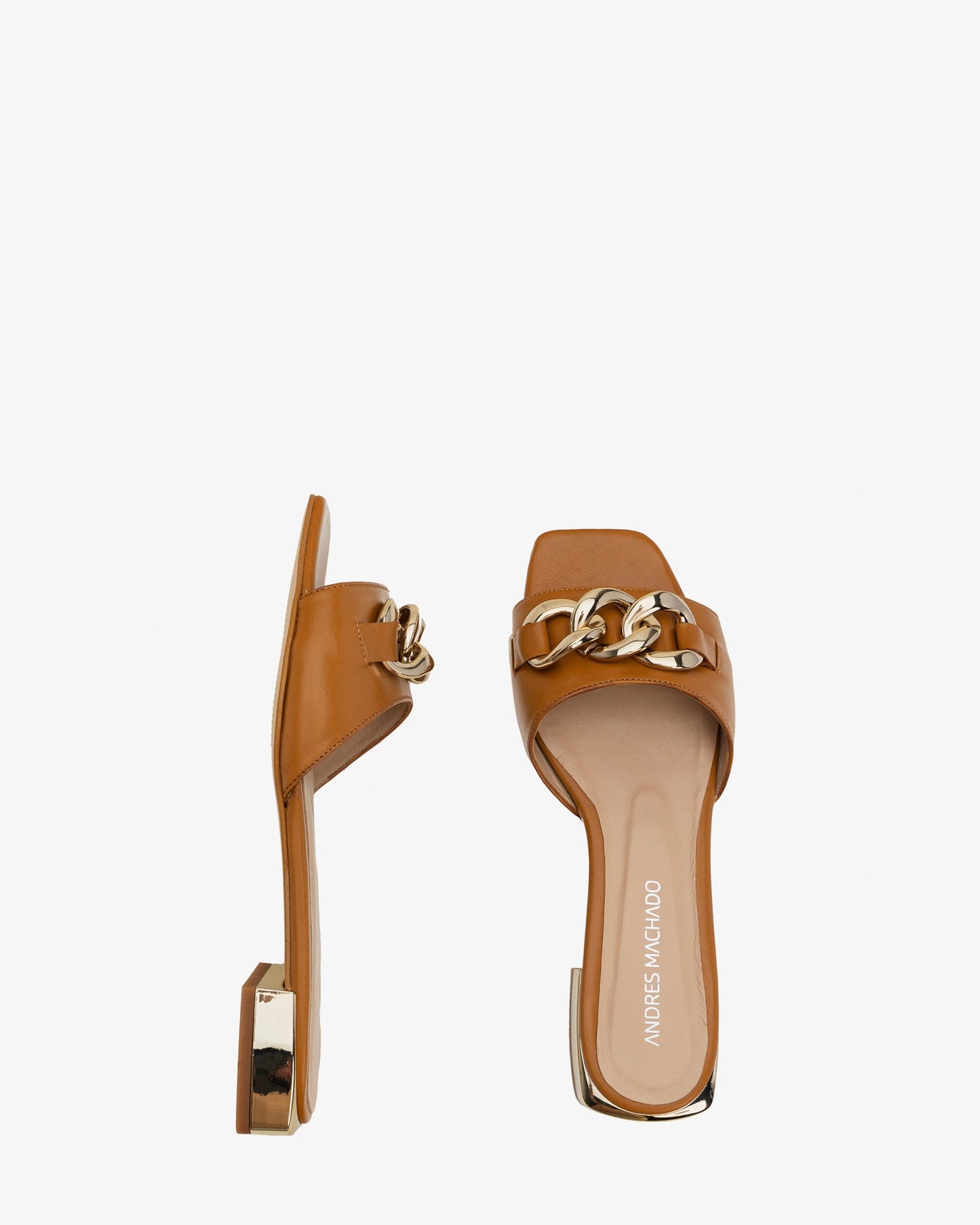 Flat camel leather sandal with chain