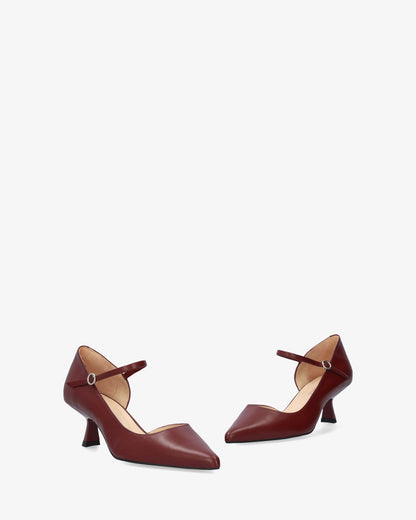Burgundy leather pump
