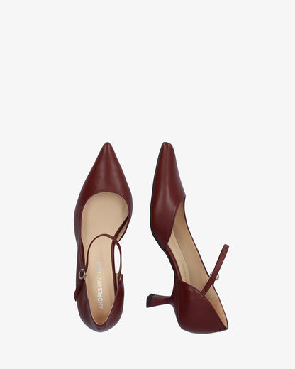 Burgundy leather pump