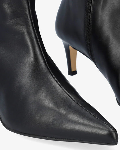 Botín con tacón de piel negro