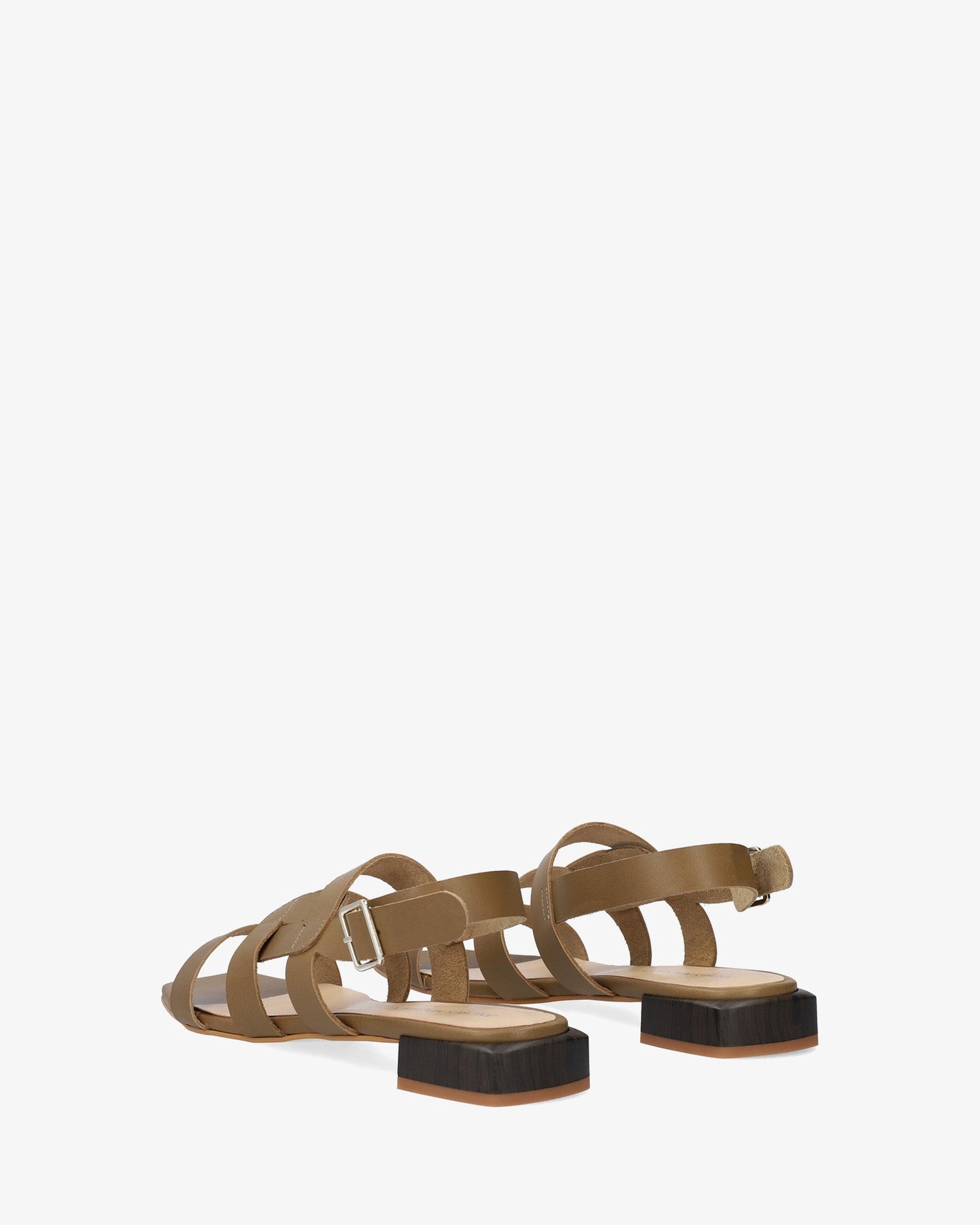 Flat sandal in khaki leather