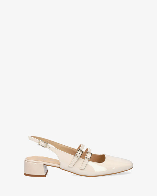 Bailarina con tacón en charol blanco crudo