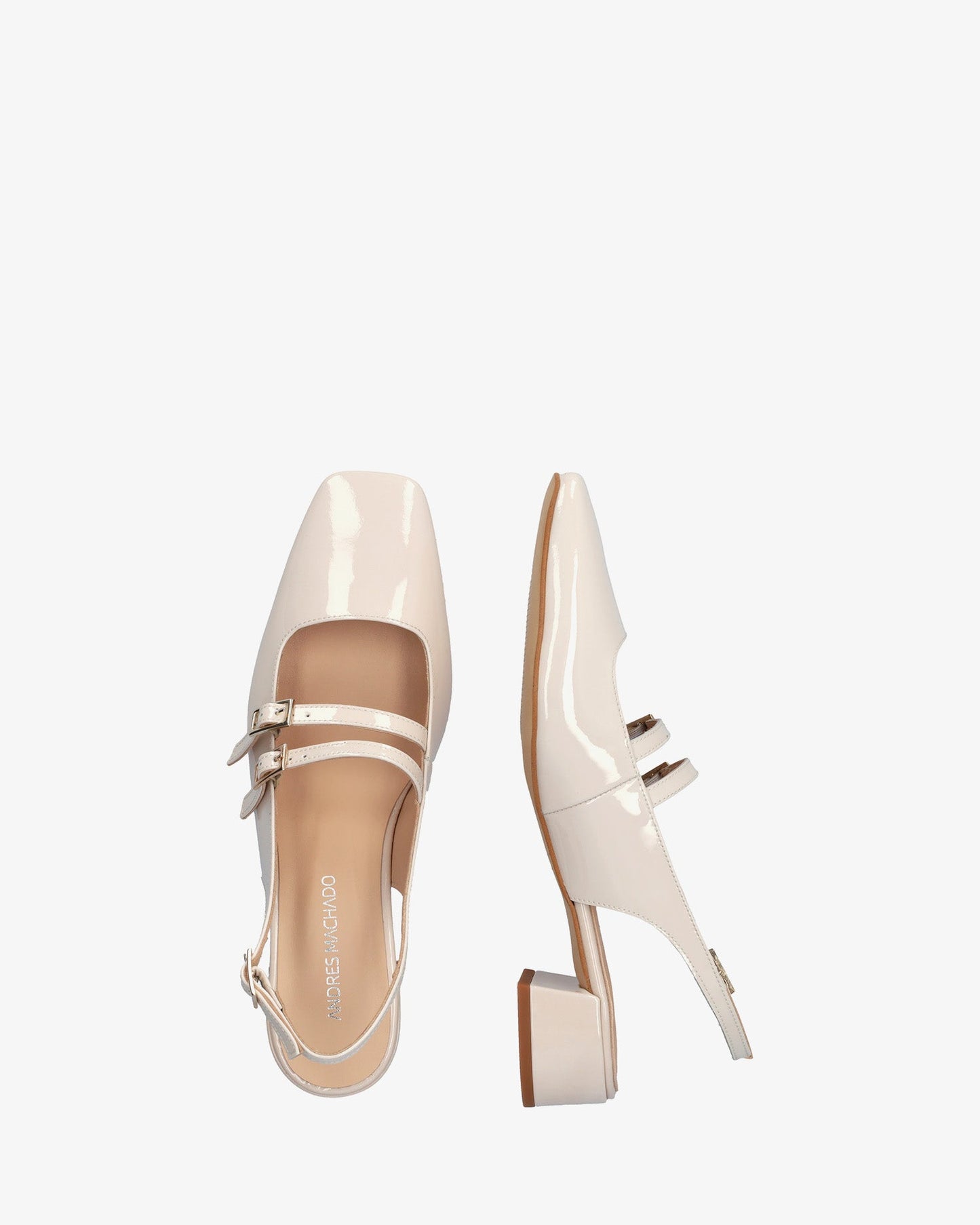 Ballerina flat with heel in off-white patent leather