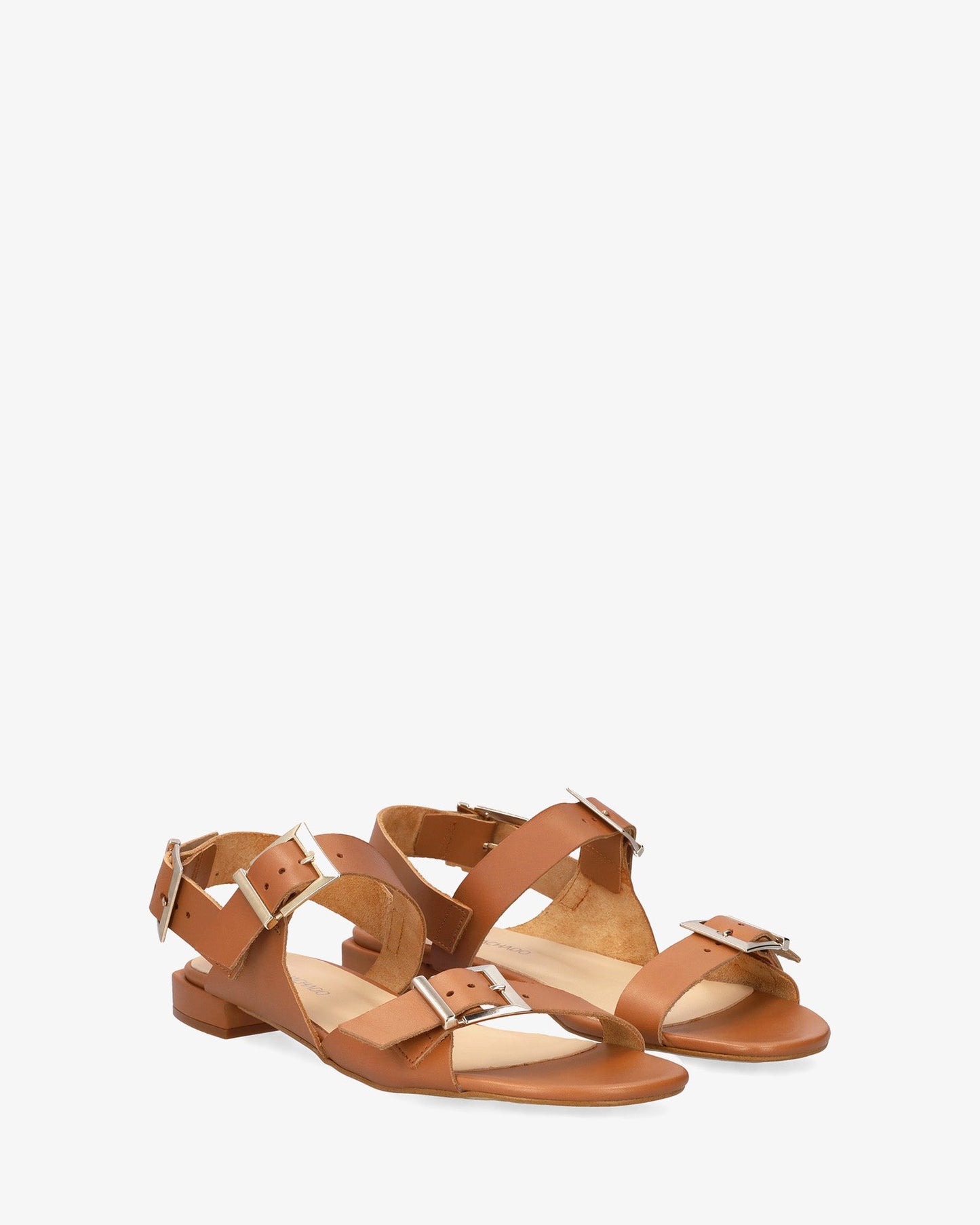 Flat sandal in camel leather