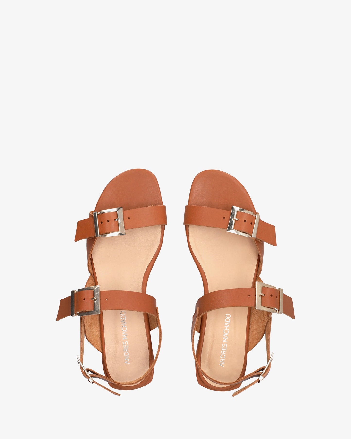 Flat sandal in camel leather