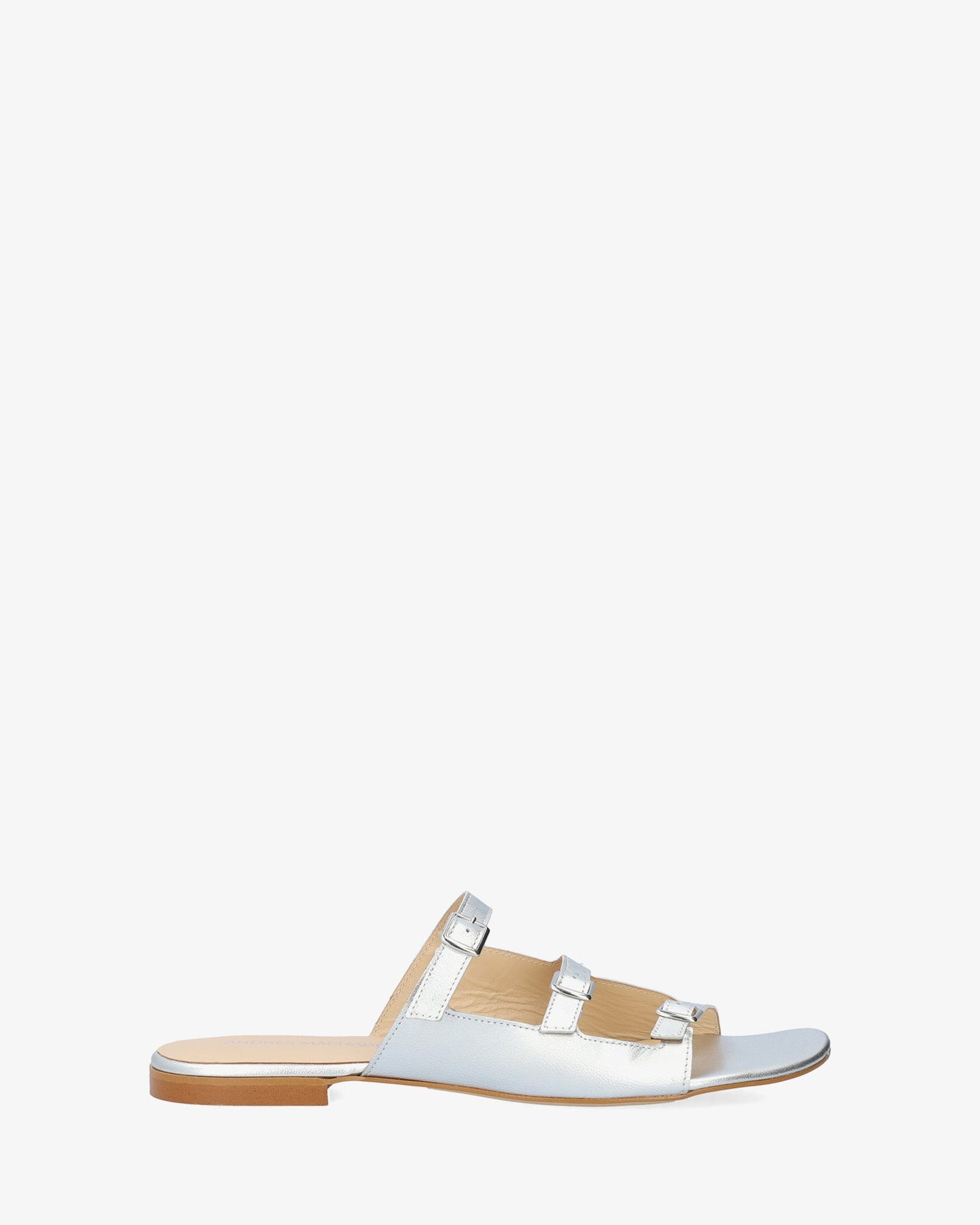 Sandalia plana en piel plata
