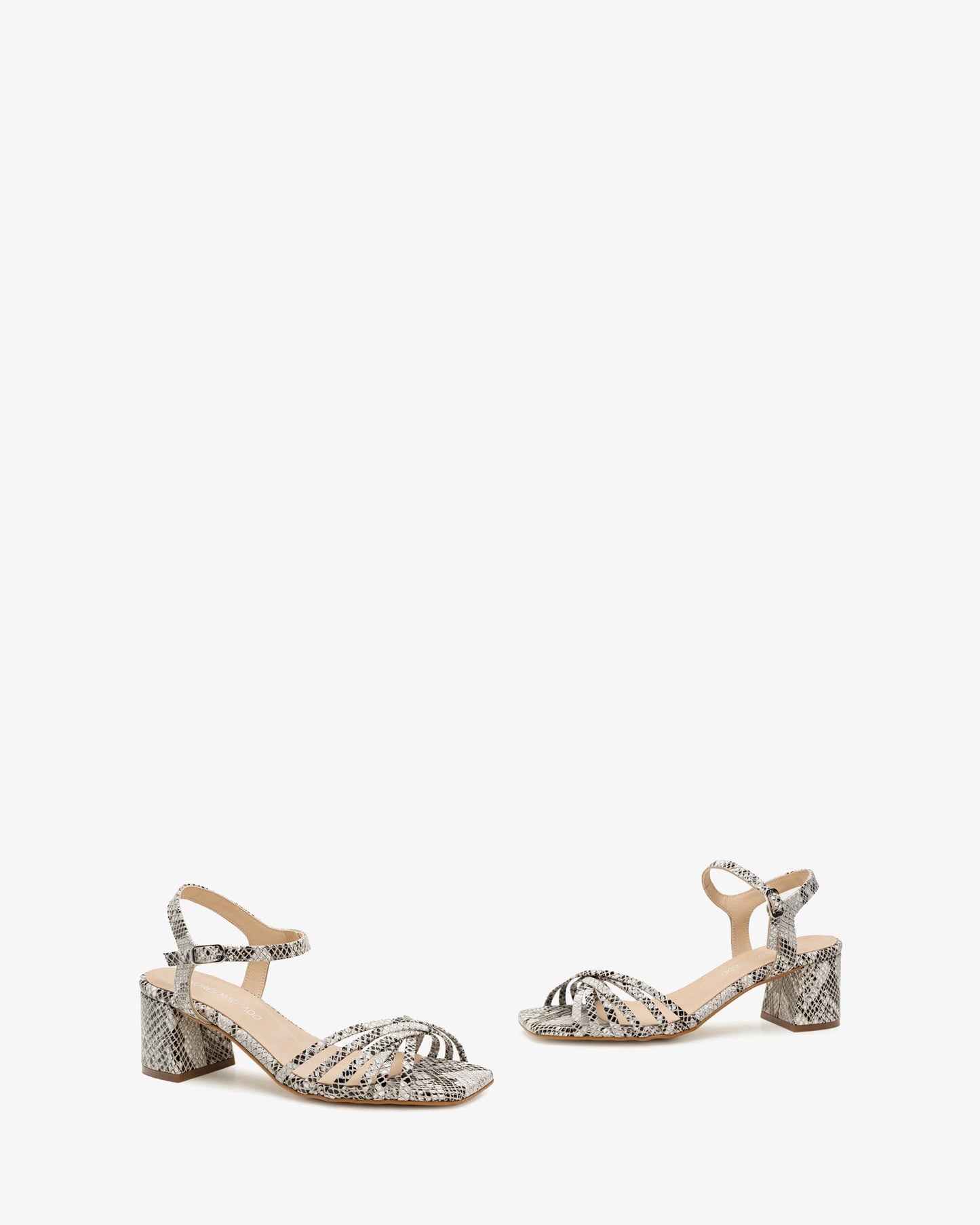 Sandalias tiras en piel con estampado serpiente marrón