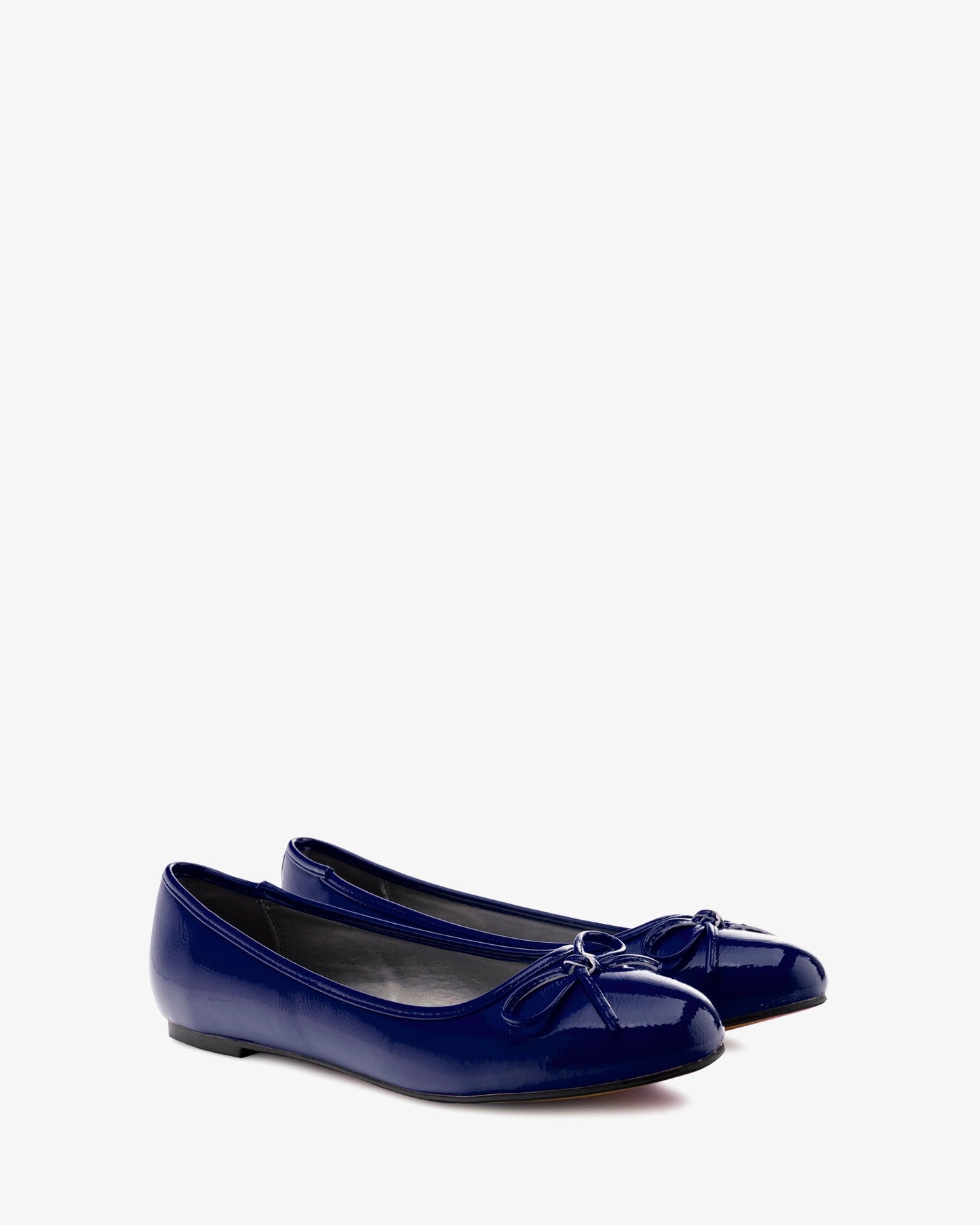 Classic ballerina flats in blue patent leather