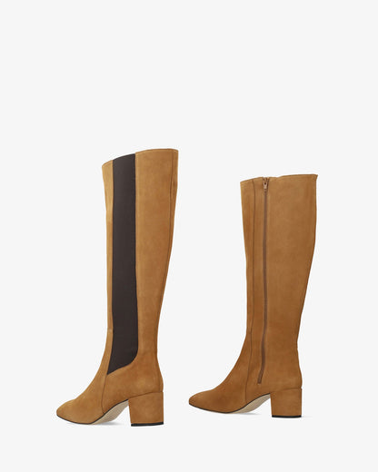 High boot in saddle-colored leather
