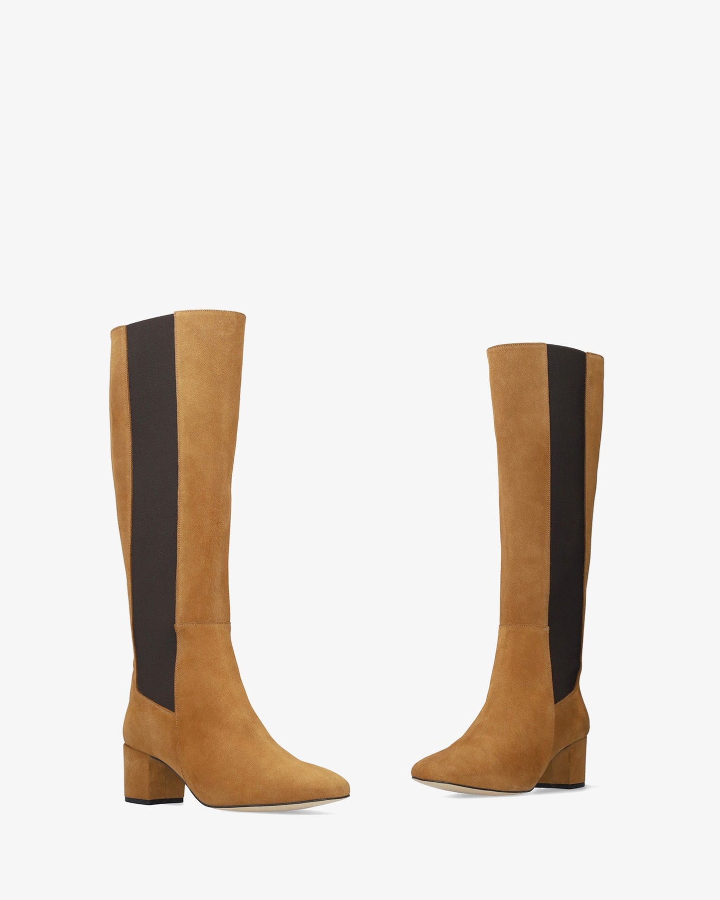 High boot in saddle-colored leather