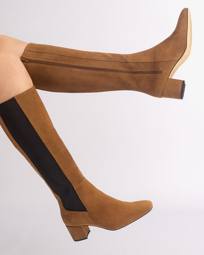 High boot in saddle-colored leather