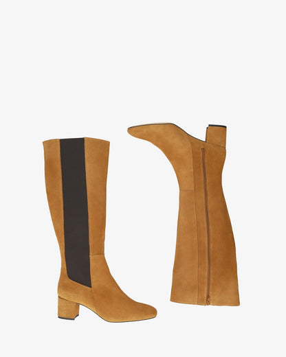 High boot in saddle-colored leather